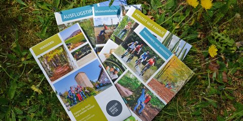Broschüren Broschüren